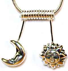 Silberkette mit Sonne und Mond